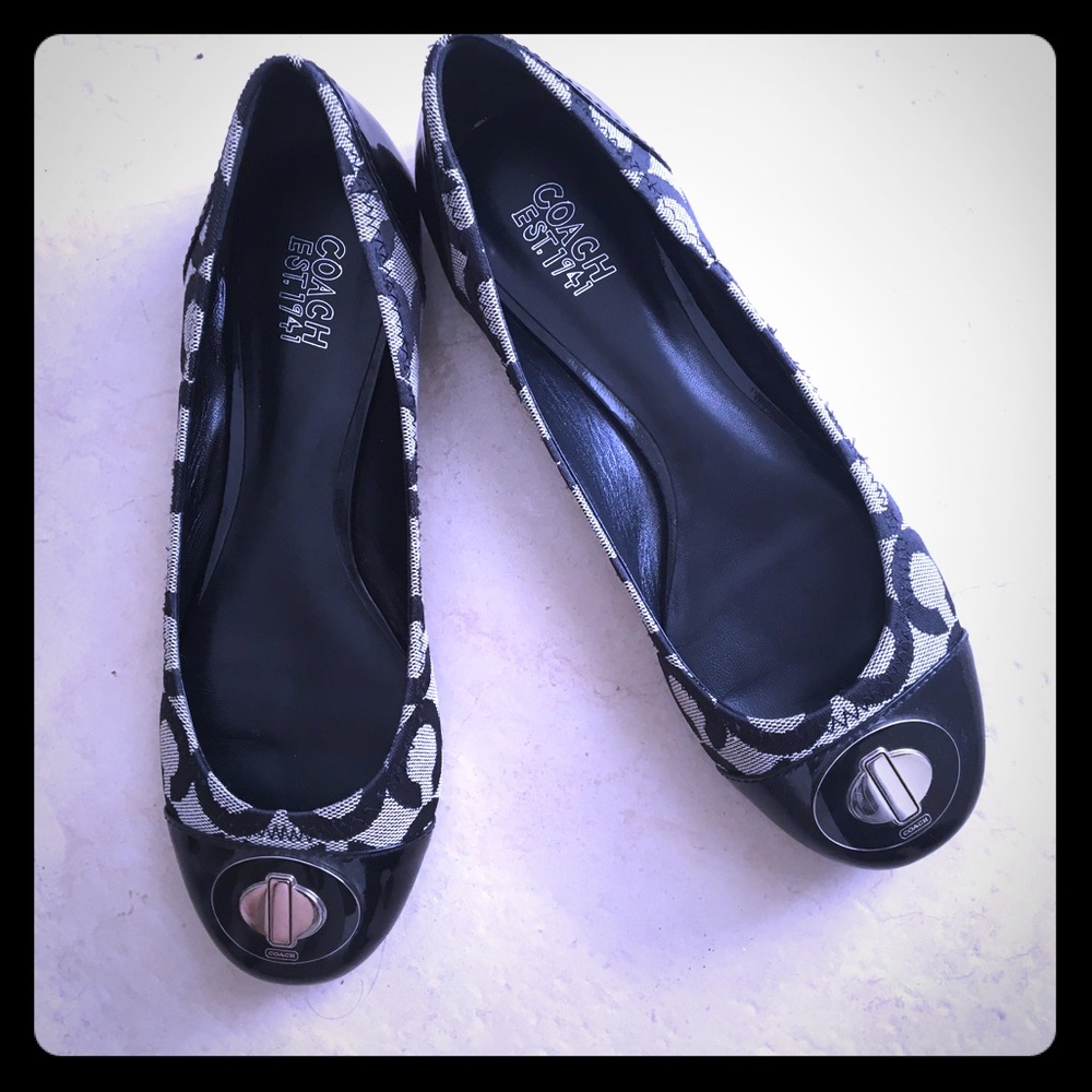 Coach flats black and white